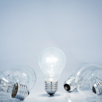 Jak zminimalizować rachunki za prąd dzięki nowoczesnemu oświetleniu?