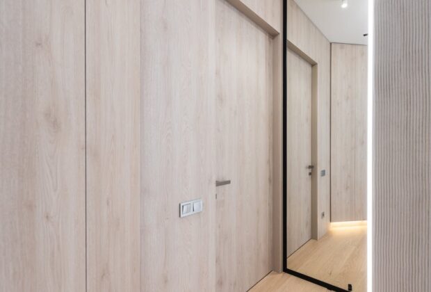 Nowoczesne drzwi zewnętrzne do domu jednorodzinnego - połączenie estetyki, trwałości i funkcjonalności